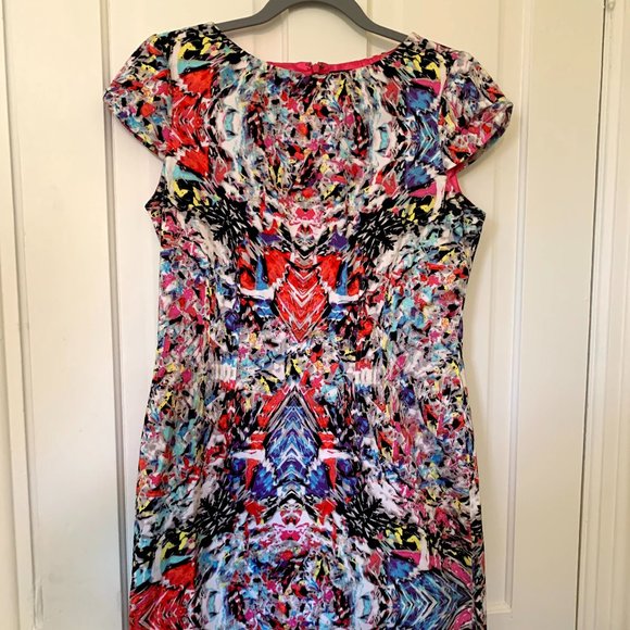 Tahari Printed Bodycon Graphic Dress - Picture 5 of 14